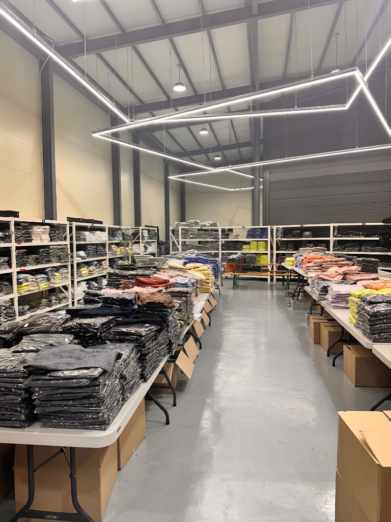 픽라이브 의류 패션 대형 물류창고 브랜드 의류 70-90% 초특가 라이브커머스 셀러 판매용